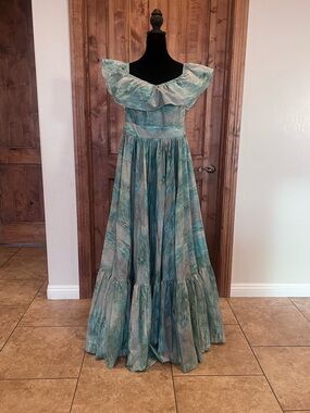 Selkie The Water Lilies Romance Novel NWT XXL